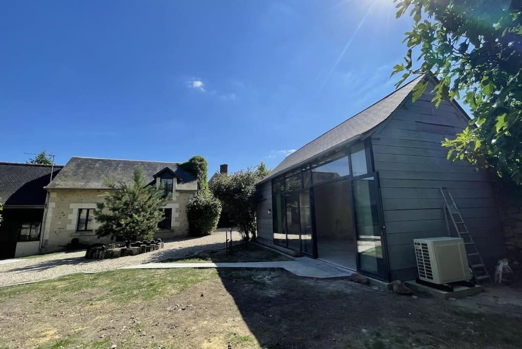 Le Clos Du Tilleul Fabuleuse Propriete 15 A 30 Pers Piscine Au Coeur D'Un Charmant Village Thilouze Exterior photo