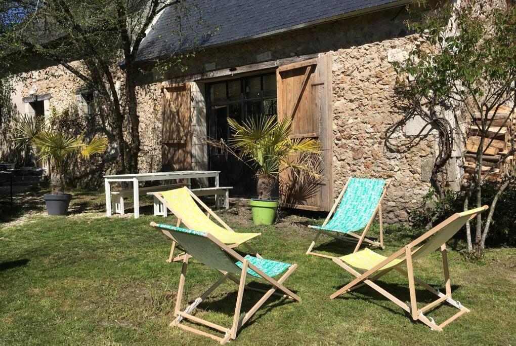 Le Clos Du Tilleul Fabuleuse Propriete 15 A 30 Pers Piscine Au Coeur D'Un Charmant Village Thilouze Exterior photo