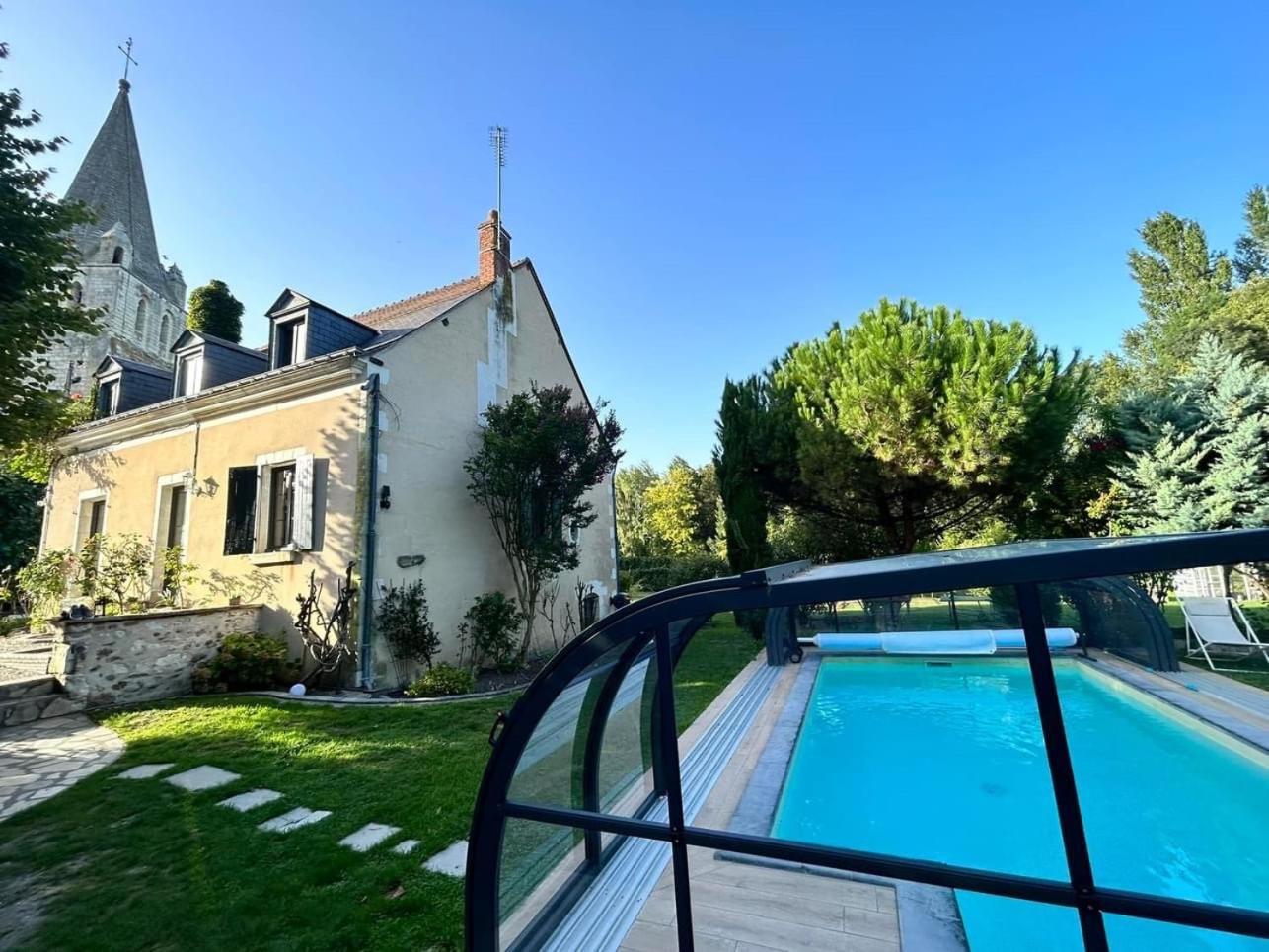 Le Clos Du Tilleul Fabuleuse Propriete 15 A 30 Pers Piscine Au Coeur D'Un Charmant Village Thilouze Exterior photo